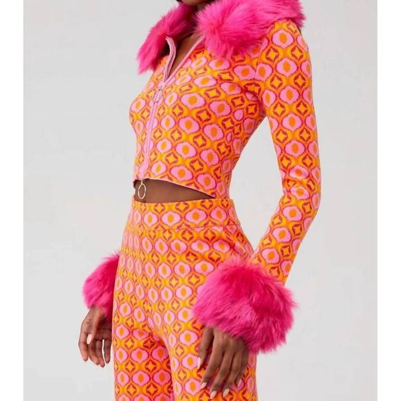 SHOW ME YOUR MUMU pre-loved zermatt zip up in pink geo jacquard - Picture 2 of 4